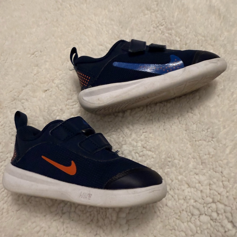 Toddler Nike shoes